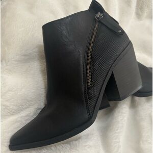 LEATHER DOUBLE ZIP BOOTS- SIZE- 11